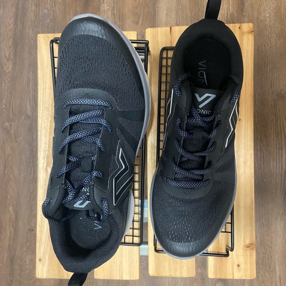 Vionic - Brisk Miles Sneaker - Picture 2 of 4